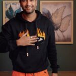 Vicky Kaushal Instagram - Govinda ij coming… Aaj raat 12 baje se!!! on @disneyplushotstar