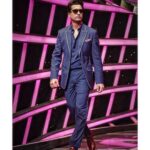 Vicky Kaushal Instagram - Ready for tonight in shining armour! ⚡️⚡️⚡️