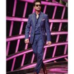Vicky Kaushal Instagram - देवियों और सज्जनों…!!!