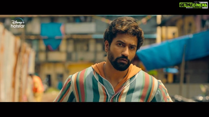 Vicky Kaushal Instagram - There is so much more than you can see in this world of Govinda!π¨ Unravel it all - #GovindaNaamMera streaming from 16th December, only on @disneyplushotstar! #GovindaNaamMeraOnHotstar @karanjohar @apoorva1972 @ajit_andhare @bhumipednekar @kiaraaliaadvani @shashankkhaitan @viacom18studios @dharmamovies @mentor_disciple_films @sonymusicindia