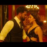 Vicky Kaushal Instagram - My love for Punjabi songs is now something I got a chance to dance to🤝 #KyaaBaatHaii 2.0, song out tomorrow at 12:30pm #GovindaNaamMera streaming from 16th December, only on @disneyplushotstar! #GovindaNaamMeraOnHotstar @karanjohar @apoorva1972 @ajit_andhare @bhumipednekar @kiaraaliaadvani @shashankkhaitan @tanishk_bagchi @harrdysandhu @nikhitagandhiofficial @jaani777 @azeemdayani @viacom18studios @dharmamovies @mentor_disciple_films @sonymusicindia