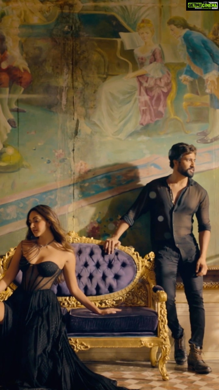 Vicky Kaushal Instagram - FINALLY, the one song that’s been stuck in my head on loop since we shot it. This is sukoon max - #BanaSharabi is out now!💜 #GovindaNaamMera streaming from 16th December, only on @disneyplushotstar! #GovindaNaamMeraOnHotstar @karanjohar @apoorva1972 @ajit_andhare @bhumipednekar @kiaraaliaadvani @shashankkhaitan @tanishk_bagchi @jubin_nautiyal @azeemdayani @thetusharkalia @viacom18studios @dharmamovies @mentor_disciple_films @sonymusicindia