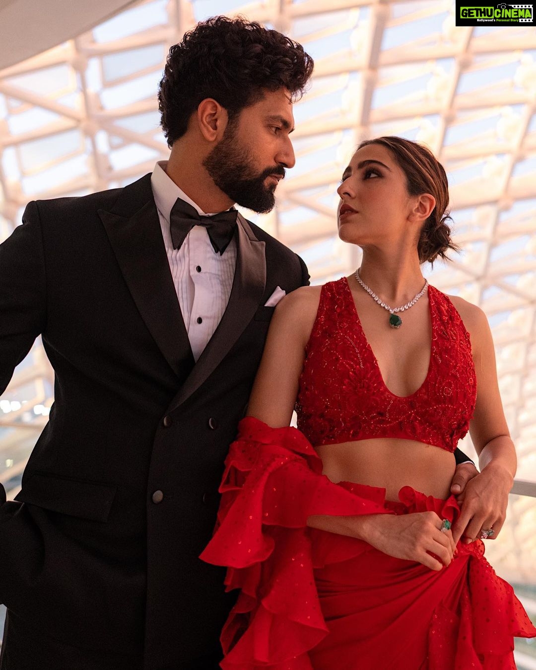 Vicky Kaushal Instagram - Kappu aur Somya ka pehla foreign trip! ✈️💕 . #ZaraHatkeZaraBachke in Cinemas on 2nd June. Abu Dhabi,U.A.E