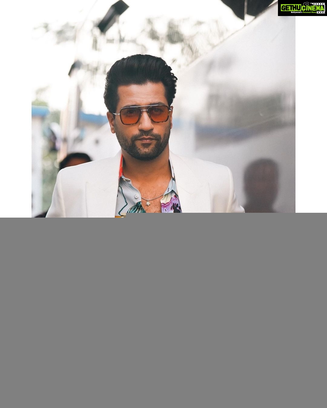 Vicky Kaushal Instagram - So happy to have finally shared the Trailer of #GovindaNaamMera with you all… there’s lots more masti, mystery and masala coming your way! . #GovindaNaamMera | 16th Decemeber on @disneyplushotstar