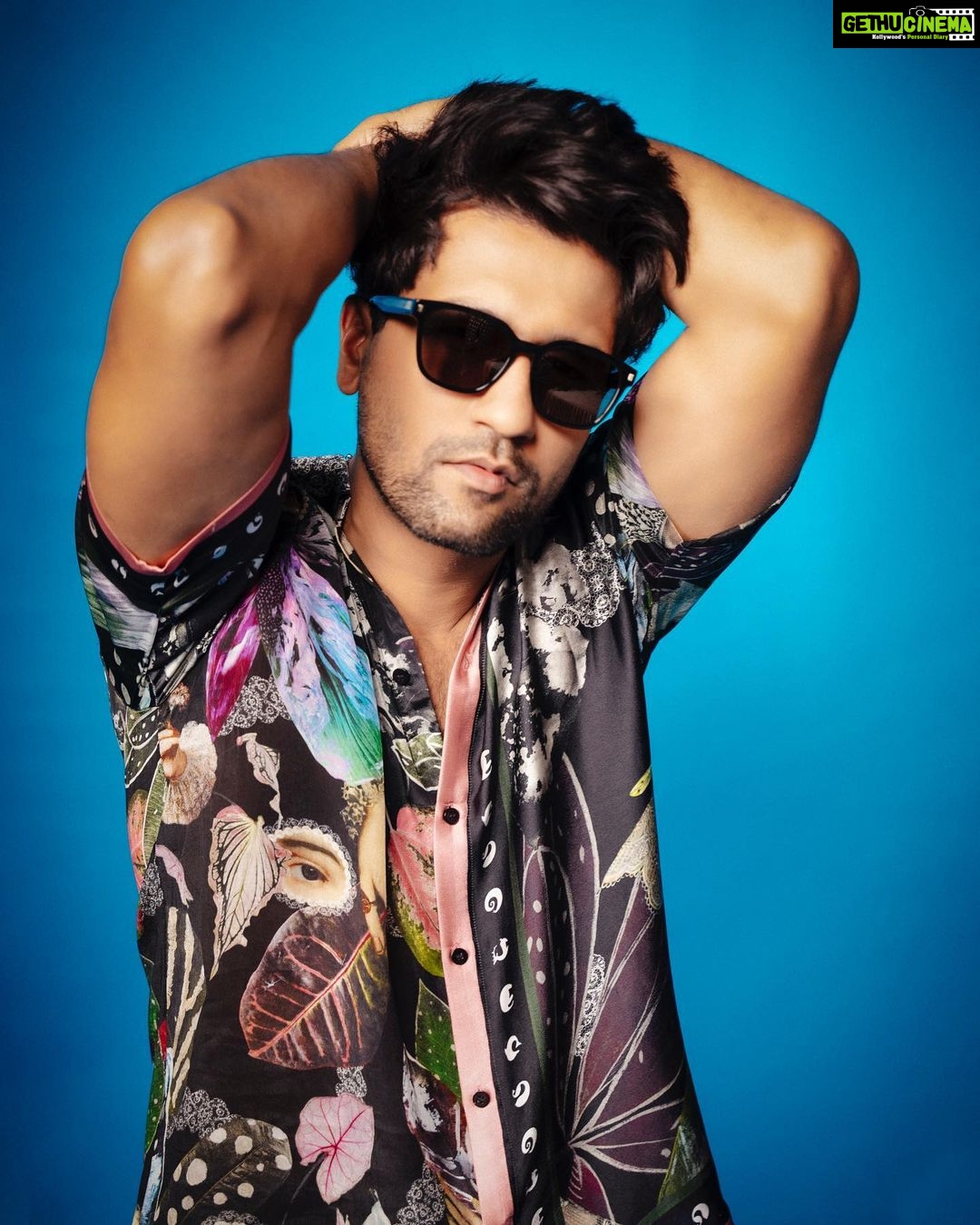Vicky Kaushal Instagram - 440 ka currrrrent maare hai! ⚡️⚡️⚡️⚡️⚡️