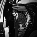 Vicky Kaushal Instagram - O gaddiyaan ucchiyaan rakhiyaan… 🎶