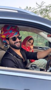 Vicky Kaushal Instagram - Cant wait to launch our new song #TereVaaste ⏰
Isilye hum aa gaye hain Jaipur ke raaste 🙌🏾
See you tomorrow at Raj Mandir Cinema 🎦 and also Live on Instagram at 12:15pm ❤️

SONG DROPPING TOMORROW!!!🎶
#ZaraHatkeZaraBachke in Cinemas on 2nd June!🍿🥤
.
@maddockfilms @saregama_official @officialjiostudios