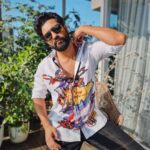 Vicky Kaushal Instagram - Ladka sin/cos ho raha hai! #iykyk