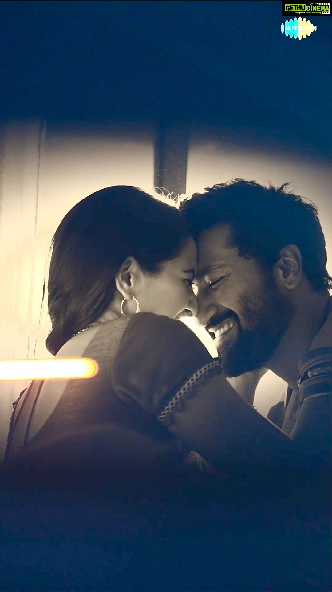Vicky Kaushal Instagram - Somya aur Kapil ke chemistry ko dekh kar #PhirAurKyaChahiye? ๐ Song out now on Saregama Music YouTube channel and other streaming platforms ๐ถ #ZaraHatkeZaraBachke, in cinemas on 2nd June, 2023 @saraalikhan95 @laxman.utekar #DineshVijan #JyotiDeshpande @sachinjigar @soulfulsachin @jigarsaraiya @arijitsingh @amitabhbhattacharyaofficial @vijayganguly @ruelhiphop @maddockfilms @officialjiostudios @saregama_official