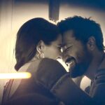 Vicky Kaushal Instagram - Somya aur Kapil ke chemistry ko dekh kar #PhirAurKyaChahiye? 💞 Song out now on Saregama Music YouTube channel and other streaming platforms 🎶 #ZaraHatkeZaraBachke, in cinemas on 2nd June, 2023 @saraalikhan95 @laxman.utekar #DineshVijan #JyotiDeshpande @sachinjigar @soulfulsachin @jigarsaraiya @arijitsingh @amitabhbhattacharyaofficial @vijayganguly @ruelhiphop @maddockfilms @officialjiostudios @saregama_official