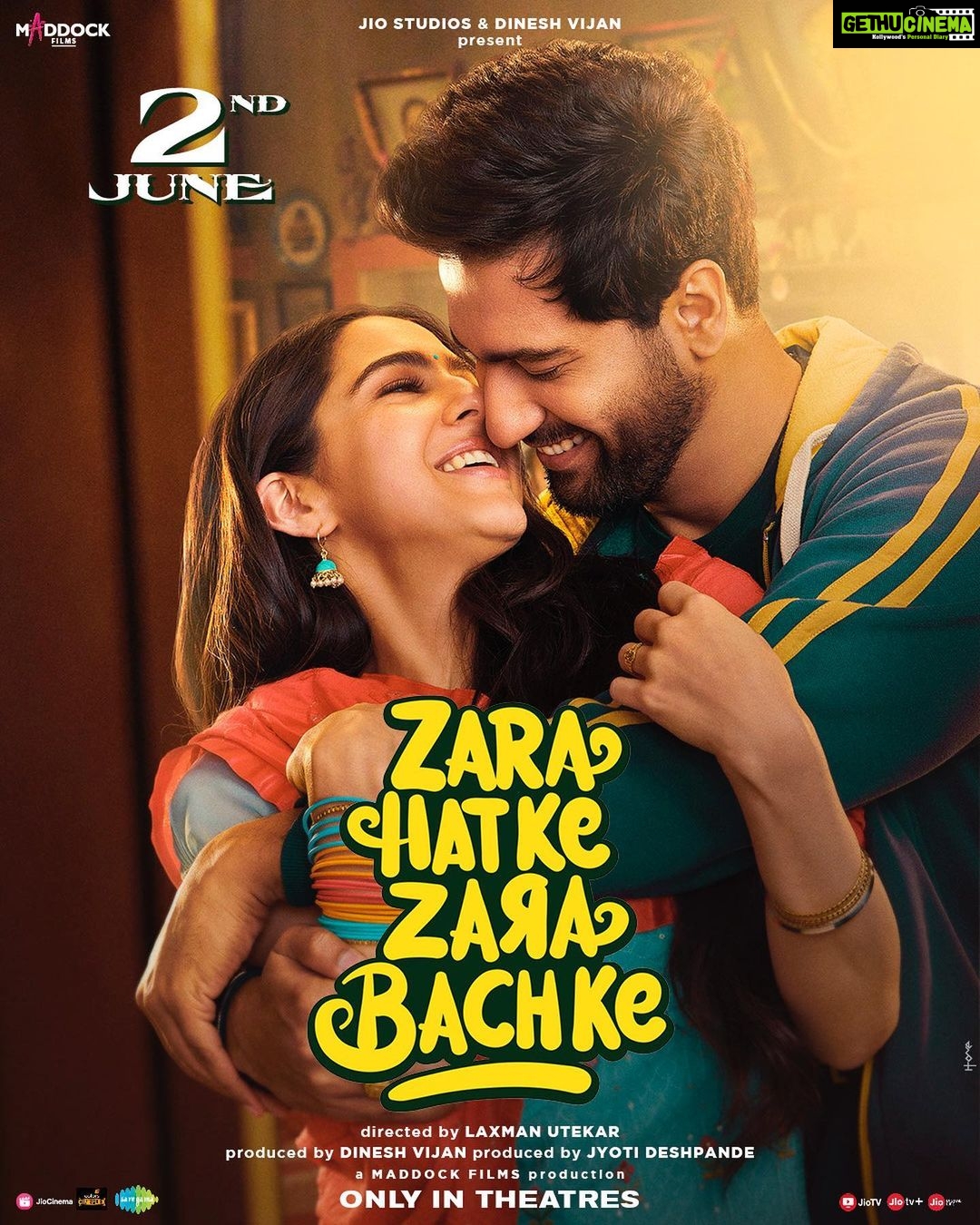 Vicky Kaushal Instagram - #ZaraHatkeZaraBachke, aa rahe hain hum lekar apni kahani! 🥰 Trailer Out tomorrow! In cinemas on 2nd June 2023. @saraalikhan95 @laxman.utekar #DineshVijan #JyotiDeshpande @maitreybajpai @nazakat.husn @sharadakarki @pvijan @maddockfilms @officialjiostudios @sachinjigar @Soulfulsachin @jigarsaraiya @arijitsingh @amitabhbhattacharyaofficial @saregama_official