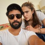 Vicky Kaushal Instagram - Kal milte hai ✌🏼⏰