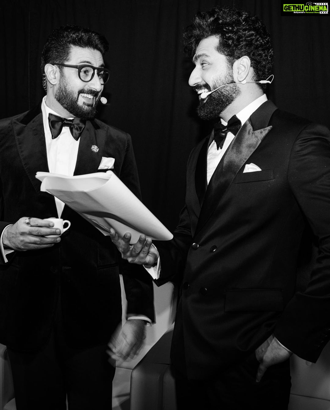 Vicky Kaushal Instagram - Tonight on your TV screens! Watch me host the NEXA IIFA Awards 2023 along with my brother @bachchan at 8pm on @colorstv and @officialjiocinema app. #IIFA2023 . 📸: @khamkhaphotoartist
