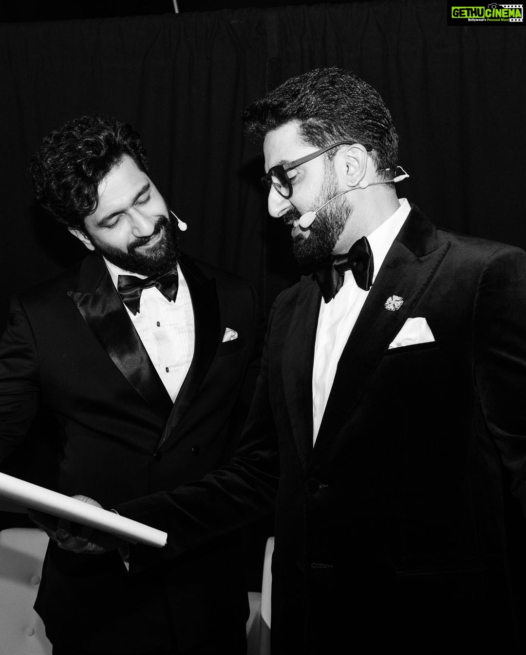 Vicky Kaushal Instagram - Tonight on your TV screens! Watch me host the NEXA IIFA Awards 2023 along with my brother @bachchan at 8pm on @colorstv and @officialjiocinema app. #IIFA2023 . 📸: @khamkhaphotoartist