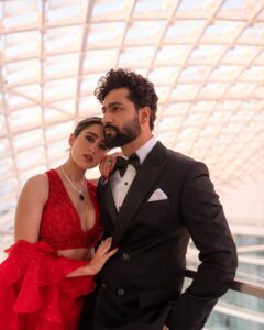 Vicky Kaushal Instagram - Kappu aur Somya ka pehla foreign trip! ✈️💕 . #ZaraHatkeZaraBachke in Cinemas on 2nd June. Abu Dhabi,U.A.E
