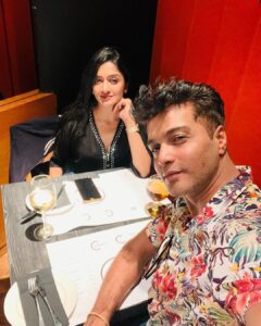 Vinay Rai Instagram - Tapas time🤤. #actor #actorslife #vinayrai #vimalaraman #couplegoals #tapas #cervesariacatalana #spain #barcelona #keepingitlocal