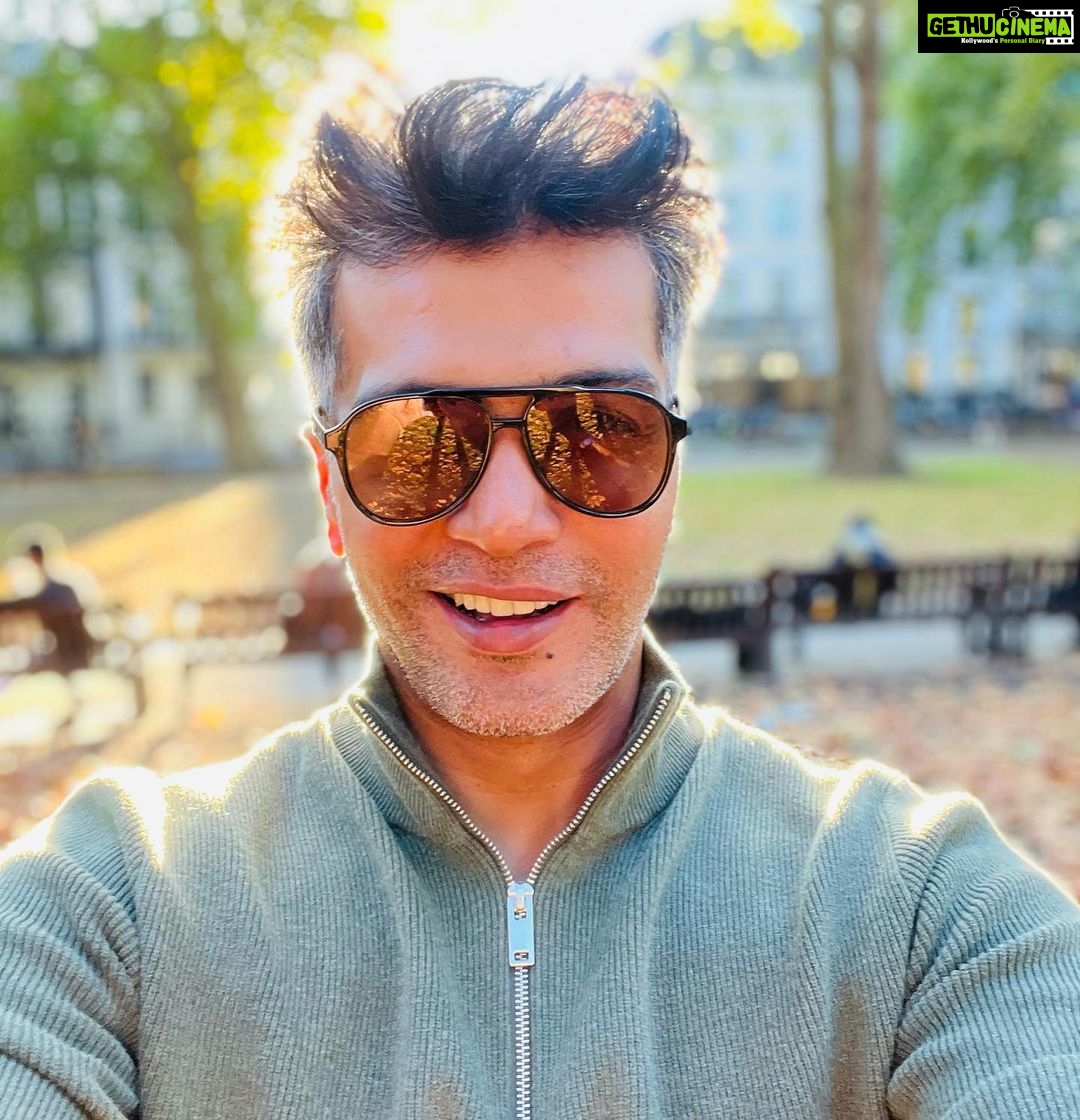 Vinay Rai Instagram - And 22 months later…….😎 #vinayrai #actor #actorslife #uk #berkleysquare #sun #daysoff Berkeley Square