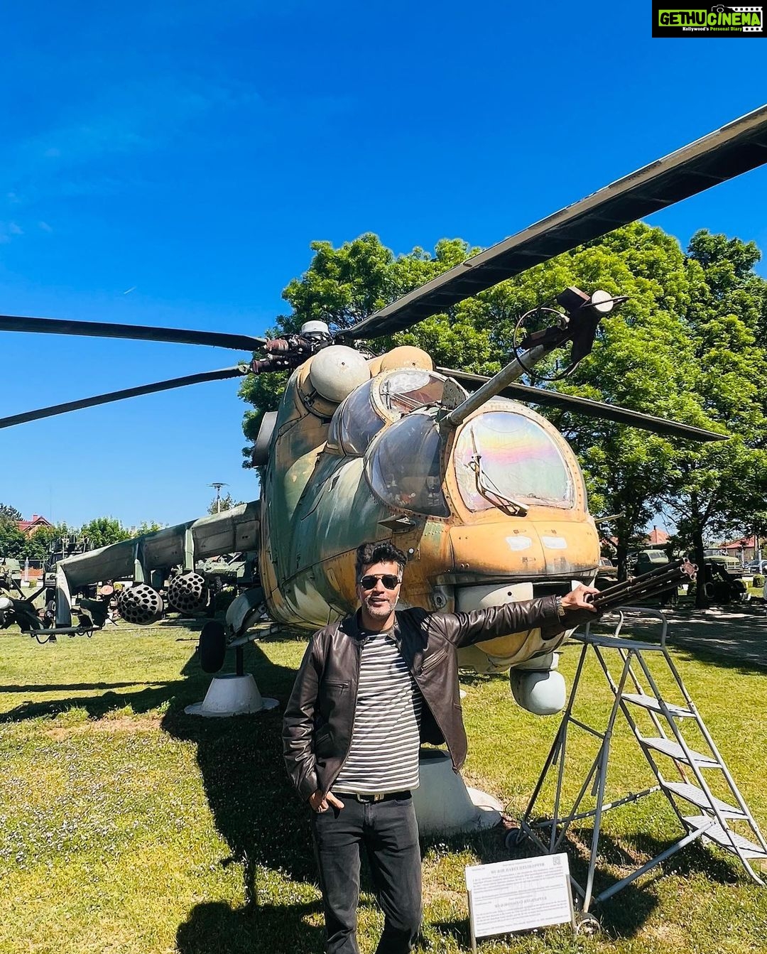 Vinay Rai Instagram - In heaven…❤️❤️❤️ #actor #actorslife #vinayrai #dream #travel #hungarian #soviet #museum #collection Pintér Művek Hadtörténeti Múzeum és Haditechnikai Park