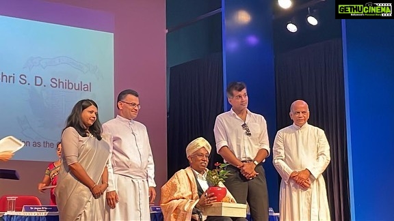 Vinay Rai Instagram - Humbled and honoured to be a part of my alma maters college day @sjubengaluru @sju_icms . Had the opportunity to meet the students and the professors who taught me. An evening that I will never forget. Fide ET Labore. @dsouzanevil @ajaychandran89 @jenil_k_george thanks for the hospitality . #actor #actorslife #college #collegelife #alumni #vinayrai #stjosephs #stjoseph #oldboys Bangalore, India