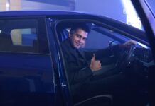 Vinay Rai Instagram - Had the pleasure of launching and experiencing the all new EV6 from the stables of @kia.worldwide @kiaind @ppskiakarnataka. An incredible car that’s gonna drive us into the future. #actor #actorslife #vinayrai #kia #ev6 #electriccar #bengaluru #gogreen #future Bangalore, India