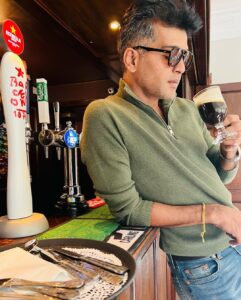Vinay Rai Instagram - Oru Irish Coffee 😜. #vinayrai #actor #actorslife #uk #coffee #drinkresponsibly #dayoff #tamilcinema #telugucinema