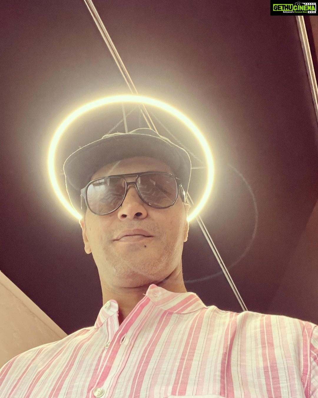 Vinay Rai Instagram - Iām not the Devil š. #vinayrai #actor #actorslife #australia #holiday #winetasting #wine #huntervalley #winery Piggs Peake Winery