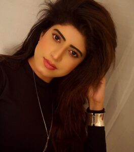 Vindhya Tiwari Instagram - Rafta-rafta 🖤my mornings with this song 🎵 which is ur fav ghazal ??