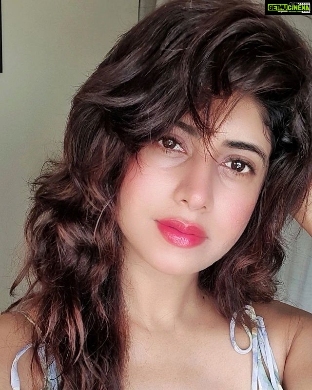 Vindhya Tiwari Instagram - Becoz a no make-up look is also a bit of make-up 💟 #selfie #shoot #lessismore Mumbai, Maharashtra
