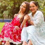 Vinny Arora Instagram - कोई तुझसा है ही नहीं ❤️ I know no other day than Mother’s Day cos each day belongs to her 😍 taking today as just an excuse to celebrate her a lil more #happymothersday ❤️❤️ . . . . . Wearing: @shopmulmul