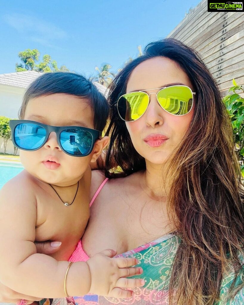 Vinny Arora Instagram - Last time I blinked I was 9 months pregnant , blinked again & here I am taking selfies with a 9 month old mini me 💕🧿 Time really does fly 🚀