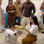 Vinny Arora Instagram - 4 years of togetherness with our fur baby & how can it not be a big deal ❤️ @oreo.thetroublemaker ‘s Adopt-a-versary no 4 🐶🧿 Decor: @ezyprints Pet Cake: @bombaybarkers Customised Return Favors: @alienchikki