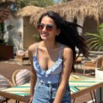 Virti Vaghani Instagram - It was too windy 🌬️ @khemka_riya 📸