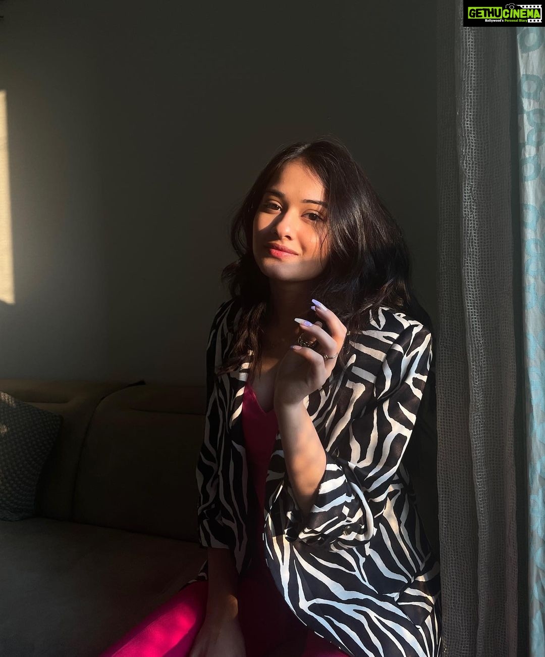 Virti Vaghani Instagram - Being happy never goes out of style💓