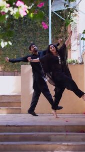 Vrushika Mehta Instagram - When your overdramatic friend tells you to FALAK TAK CHAL 😜
Tag him/her in the comments 😅
Choreography: @rohitmandrulkar 
Shot by: @_24frame 
#reelsinstagram #reelkarofeelkaro #feelitreelit #dance