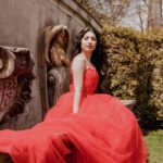 Vrushika Mehta Instagram - Hey Romeo your Juliet is here 🌹 PS: @saurabhghedia21 jaldi aao ❤️ Which emoji do I look like? . Photography: @theelysianwedding Wearing: @mona_fashion_studio07 #photooftheday #instagood #instagram #instadaily
