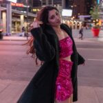 Vrushika Mehta Instagram - When I'm in the mood for pictures 🍁 How many of you love taking random pictures? Batao batao 🌝🌝 Photography: @thakkar.jay_3 Wearing: @mona_fashion_studio07 #instagood #photooftheday #canada