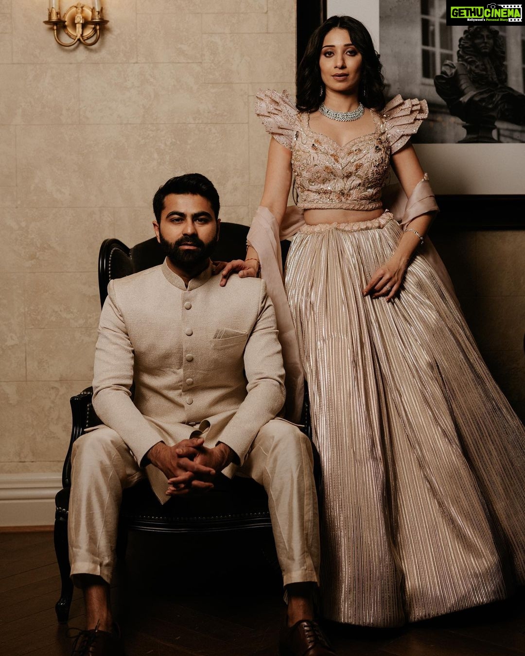 Vrushika Mehta Instagram - A Fairytale romantic affair ❤️♾️ . Location: @fairmontfrontenac Wearing: @chandanfashion Photography: @_.kahanistudio #rabhdivrushyy #wedding #love #photooftheday