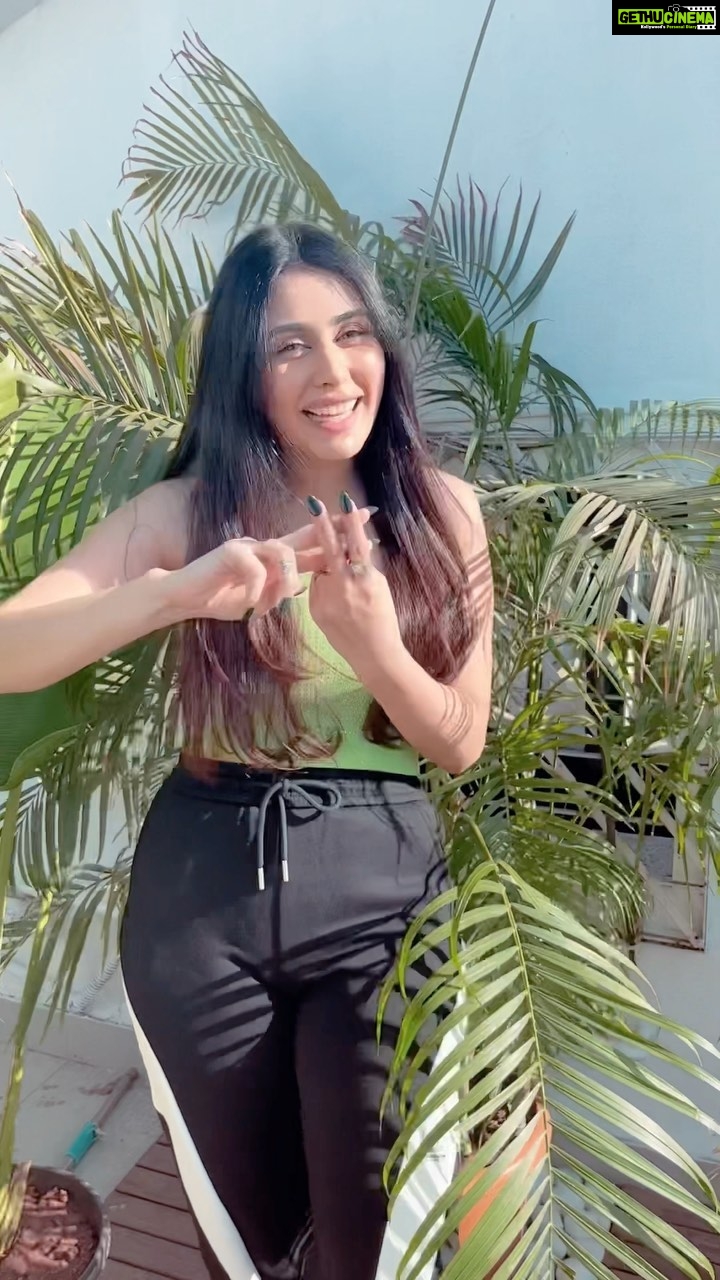 Warina Hussain Instagram - Will you join us ? 🥹🌍💚 @wwfindia #earthhour #2023 #biggesthourforearth