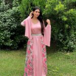 Warina Hussain Instagram - Jazhntan Piroz , Eid Mubarak, ‎اختر مو مبارک شه ✨🌸 I hope you and your family had a good Eid , i know I am late… I finally remembered my password 😉 📸🫶 thank u @moajjazapictures #eid #kurdishclothes #fashiongram #traditional