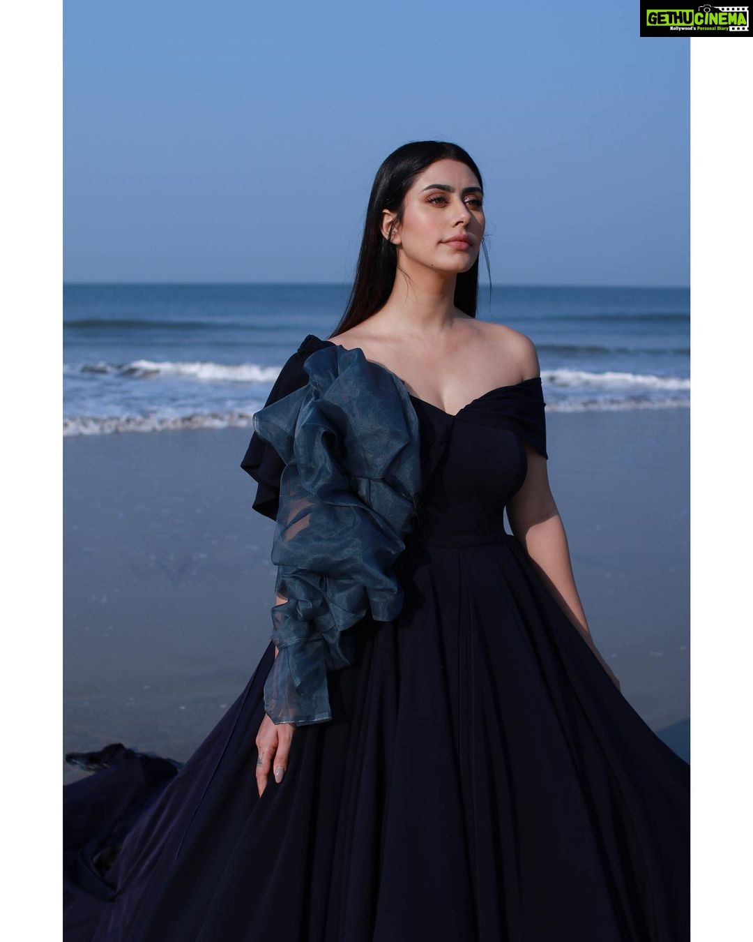 Warina Hussain Instagram - Born from Ashes 🎻 @lakshcouture