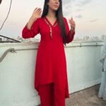 Warina Hussain Instagram - chhat wali fotos 🪁 #weddingshenanigans