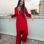 Warina Hussain Instagram - chhat wali fotos 🪁 #weddingshenanigans