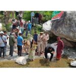 Warina Hussain Instagram - Prayers to Mother Earth 🙏🏻 in honour of World Environment Day, the Uttarakhand Forest Department is taking an incredible step to clean the Sipra River. Your efforts are commendable @ifs_tr.bijulalofficial Sir, Thank you dil se 💚🌊 #worldenvironmentday #swatchbharat #cleanrivers #uttarakhand #gogreen Nainital