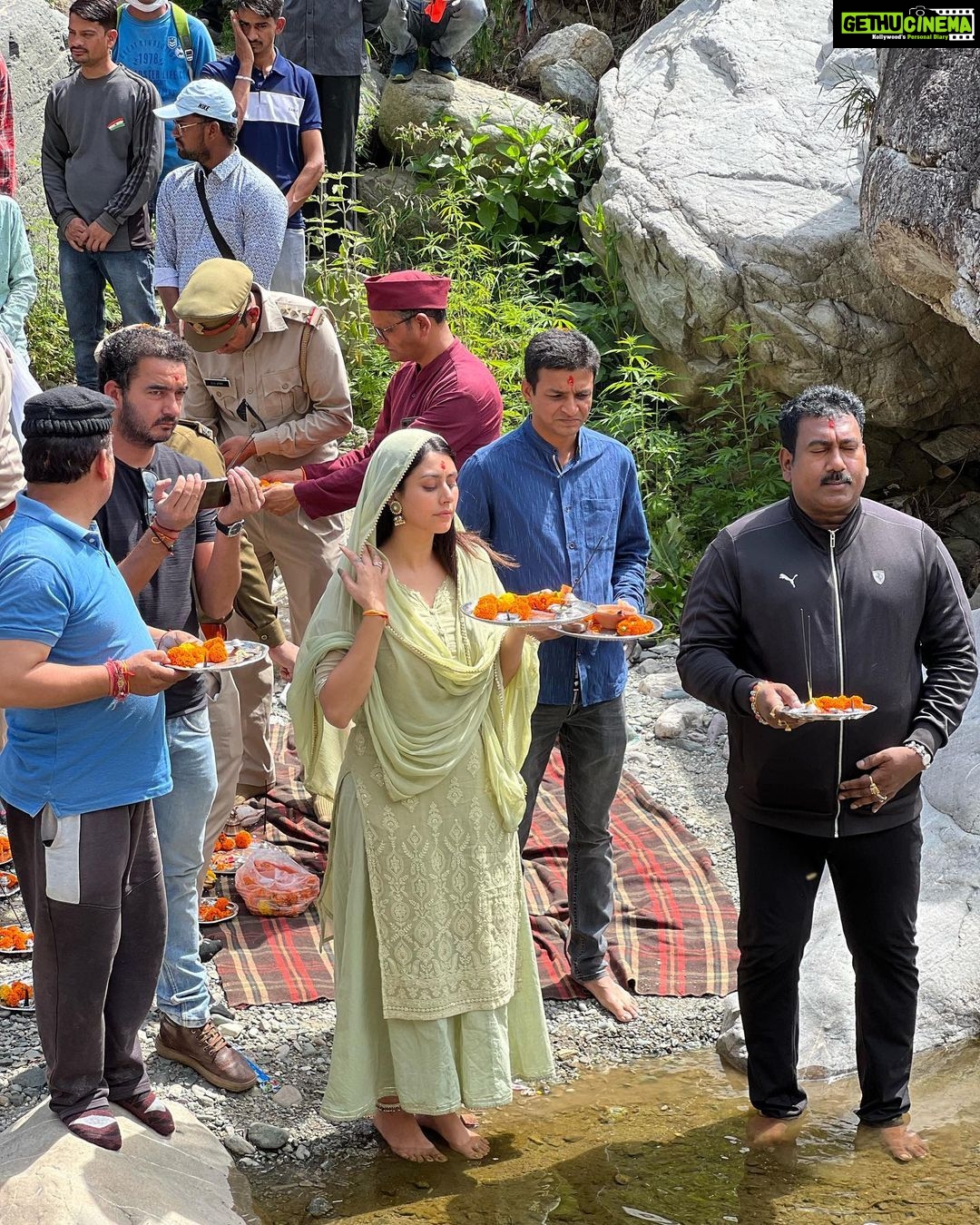 Warina Hussain Instagram - Prayers to Mother Earth ππ» in honour of World Environment Day, the Uttarakhand Forest Department is taking an incredible step to clean the Sipra River. Your efforts are commendable @ifs_tr.bijulalofficial Sir, Thank you dil se ππ #worldenvironmentday #swatchbharat #cleanrivers #uttarakhand #gogreen Nainital
