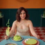 Yami Gautam Instagram - Lately, I have been obsessing over all things lime. Guess who came to answer my call? @SamsungIndia. Well, here’s the epic #GalaxyS23 in Lime – An already epic smartphone in a refreshing new colour. #Ad #EpicInLime #ShareTheEpic #Samsung