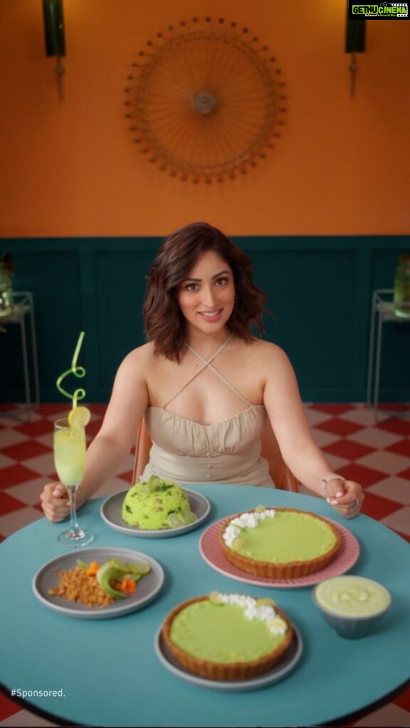 Yami Gautam Instagram - Lately, I have been obsessing over all things lime. Guess who came to answer my call? @SamsungIndia. Well, here’s the epic #GalaxyS23 in Lime – An already epic smartphone in a refreshing new colour. #Ad #EpicInLime #ShareTheEpic #Samsung