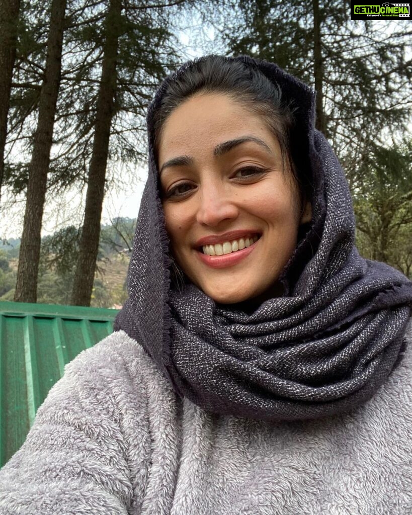 Yami Gautam Instagram - Himachal in my ❤🌲 And this head-scarf styled with so much love by my pretty mummy ❤ #nofilter