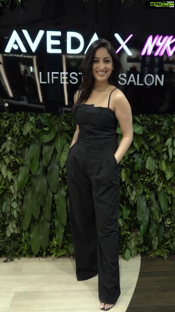 Yami Gautam Instagram - Super thrilled to be a part of the launch of the third Aveda x Nykaa Lifestyle Salon in India, right here in Mumbai ✨ With their salons, Aveda brings to India carefully curated high performance hair care experiences, for all Indian hair types. Their promising products are 100% vegan, cruelty free & so good for your hair! The salon provides a sustainable approach to hair care along with their exclusive haircut and colour. They offer a complimentary hair & scalp consultation along with the signature Aeda Aroma Sensory Journey and stress relieving experiences with rituals and premium beauty services to help you feel relaxed & rejuvenated. What are you waiting for? Visit them now! 😍 #Aveda #AvedaIndia #AvedaxNykaa #AvedaxNykaaSalon #AvedaSalon