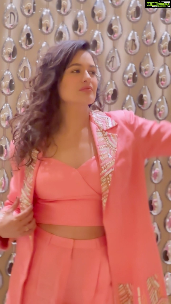 Yuvika Chaudhary Instagram - @maisolos.world @aaayeshamehta @junejasanchi