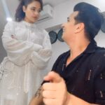 Yuvika Chaudhary Instagram – Biwi ko english main kya kise bhe zubaan main kuch nahe keh sakte 😂😂😂